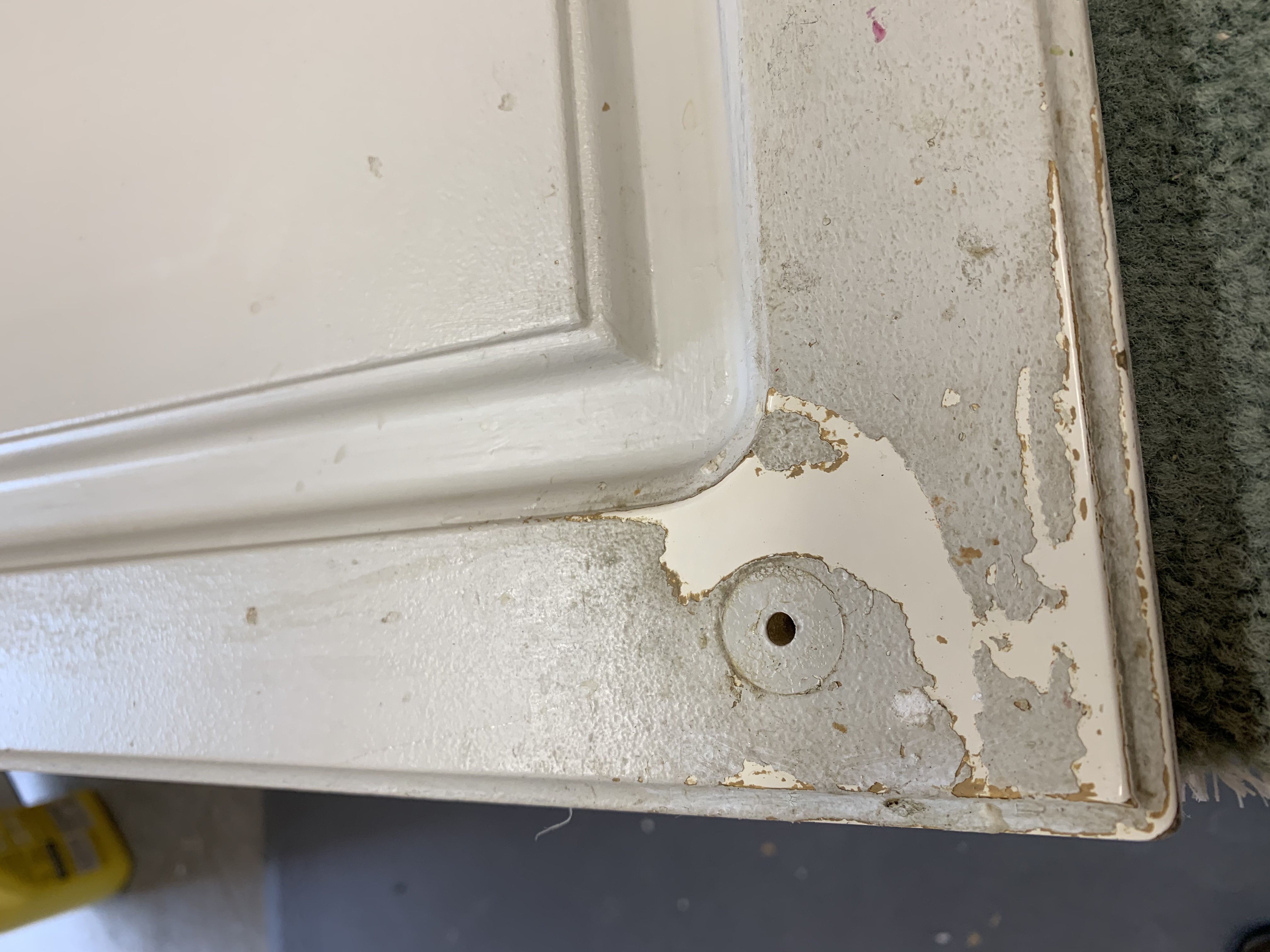 Bad kitchen cabinet painting 