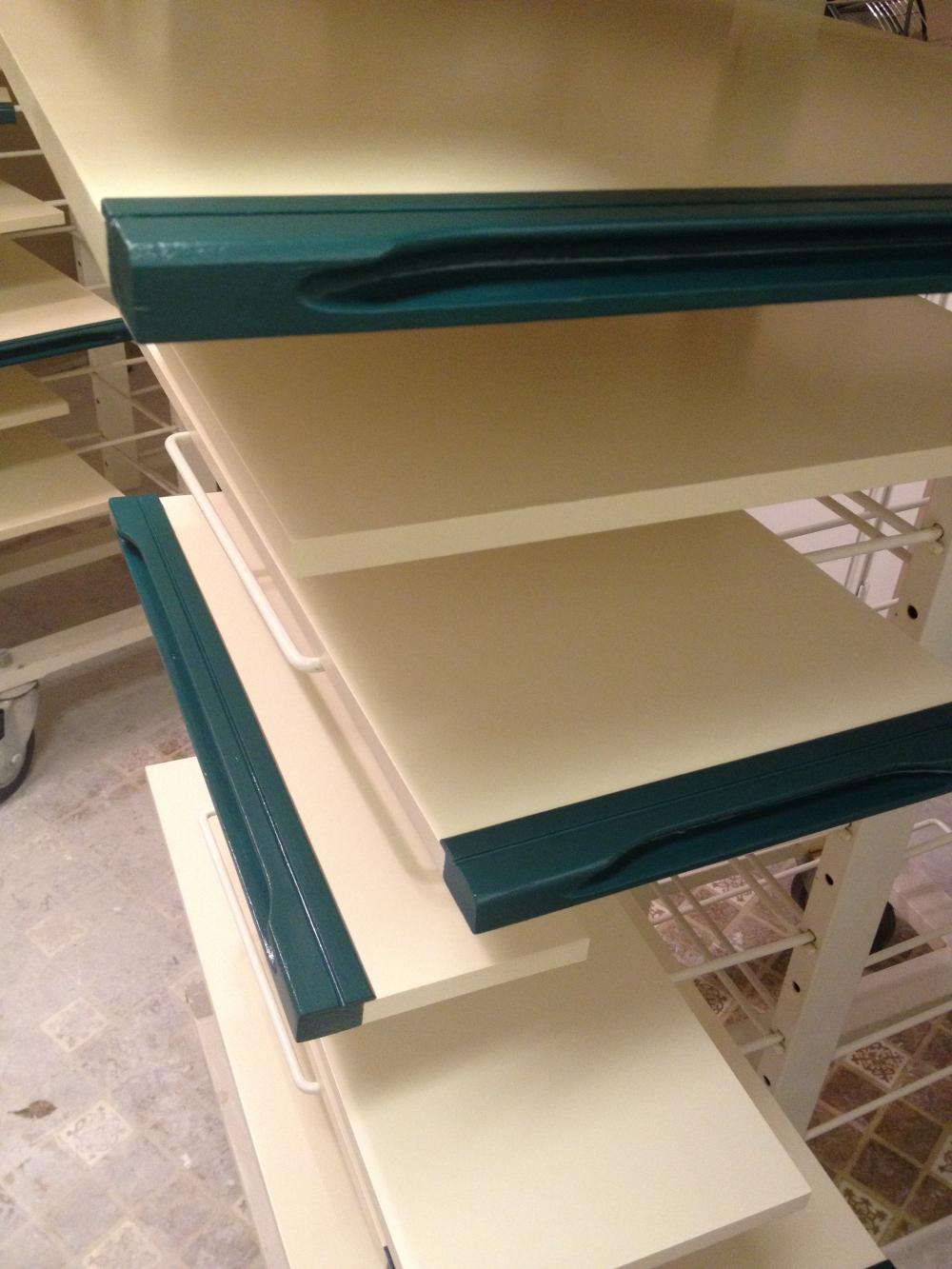 Painting vinyl cabinets with oak trim